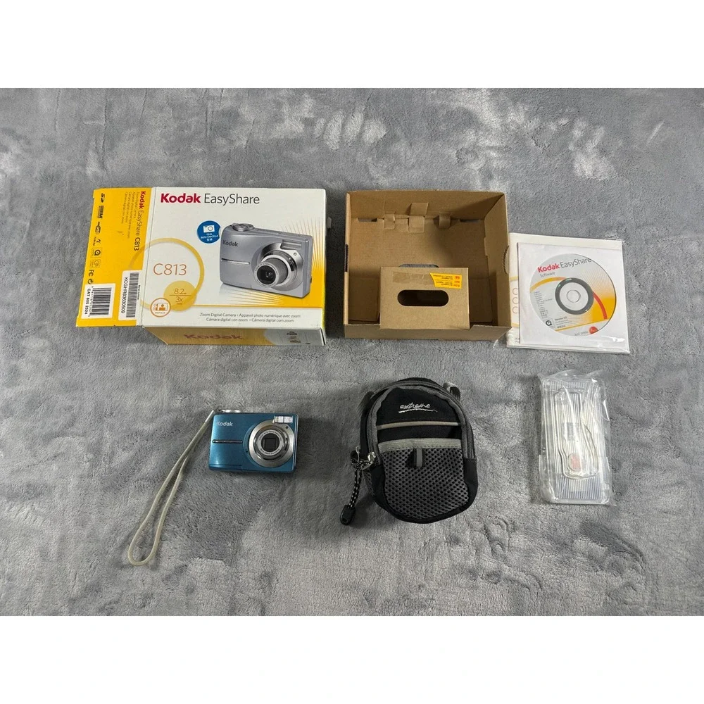 Kodak EasyShare C813 Digital Camera Blue 8.2MP 3x Optical Zoom with Box and Case